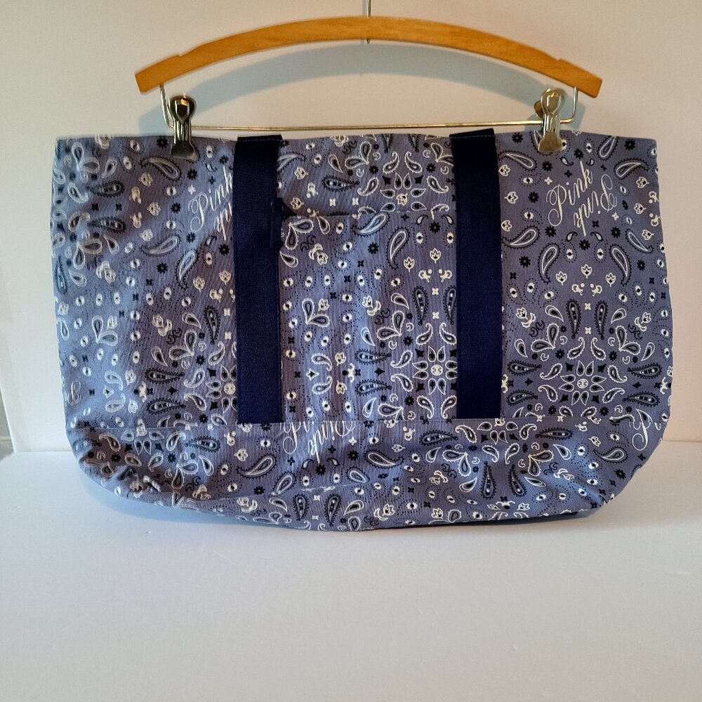 PINK VICTORIA'S SECRET REVERSIBLE CANVAS TOTE -PAISLEY BANDANA PRINT/NAVY-NWT